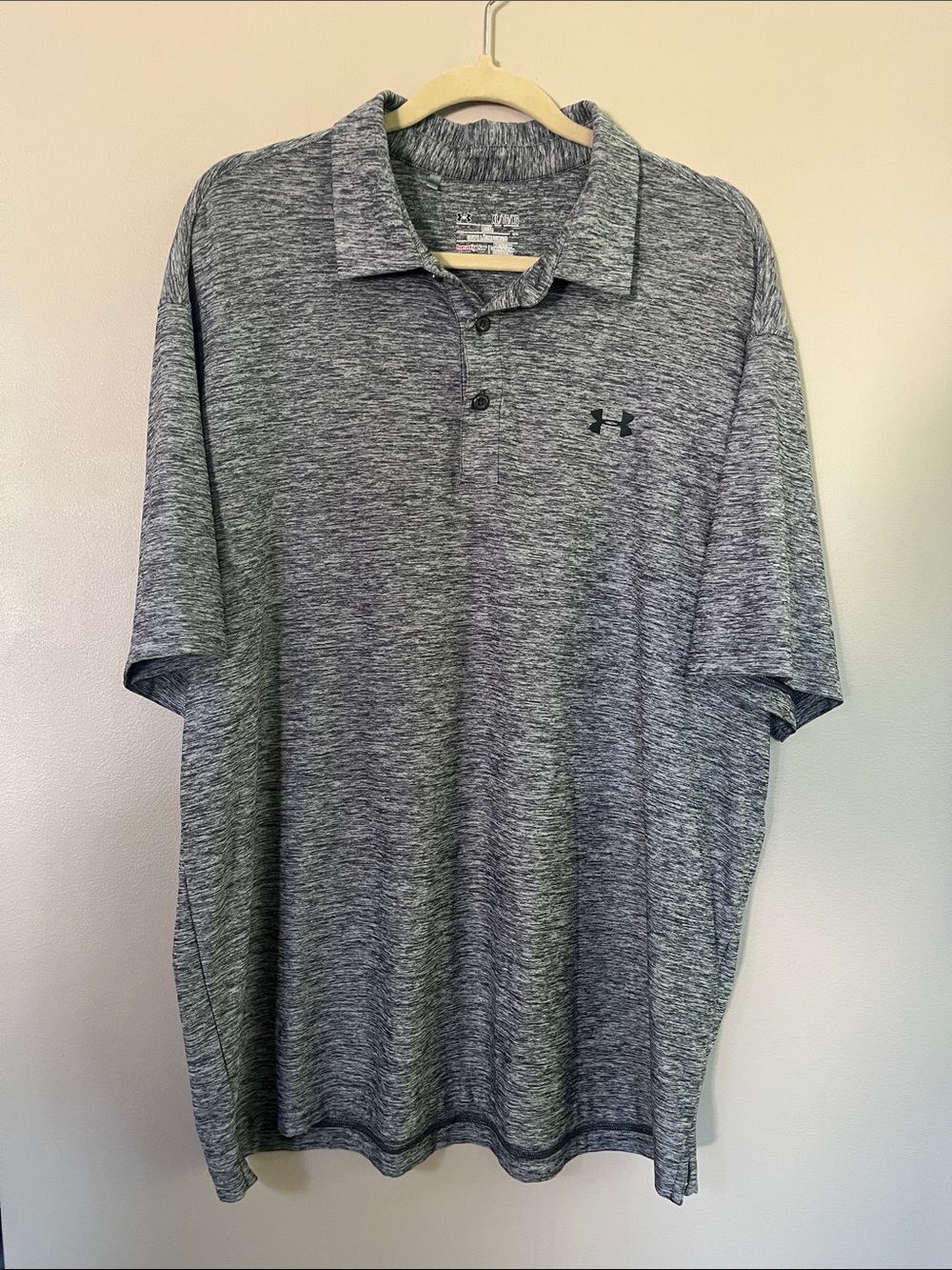 Under Armour Loose Fit HeatGear Playoff Polo Shirt in heather gray size XL